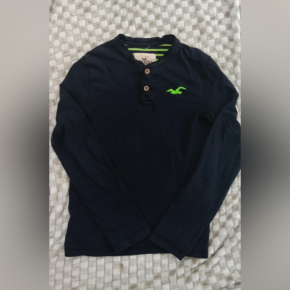 Hollister Y2K Navy Henley with Green Logo
